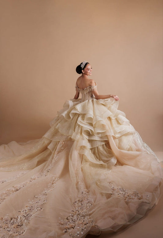 Majesty: El Vestido de tus Sueños – Alta Costura Exclusiva, Mod: FRN2018 Color Dorado