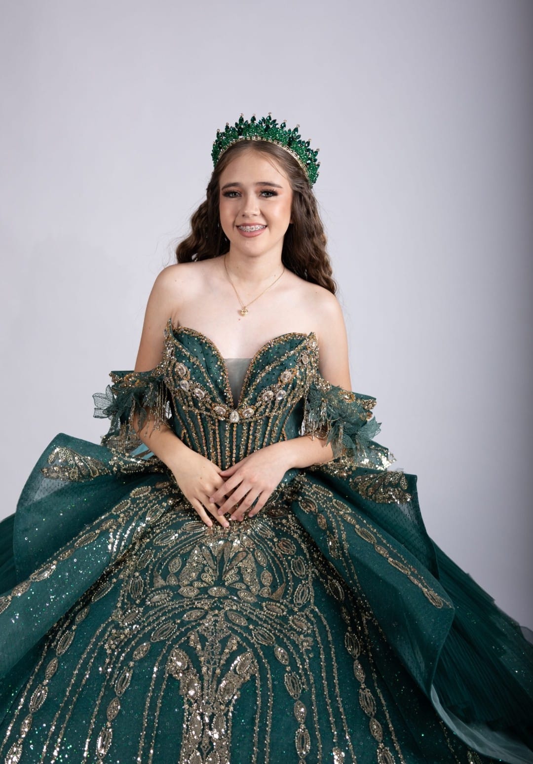 Majesty: El Vestido de tus Sueños – Alta Costura Exclusiva, Mod: FRN2069 Verde esmeralda