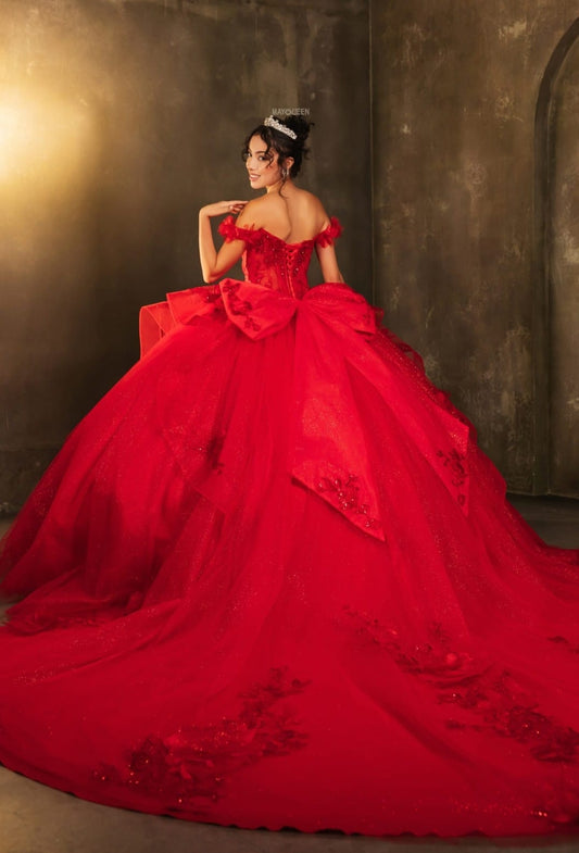 Vestido de Quinceañera "Princesa Real" con Pedrería Fina y Tul. Mod: LK-270