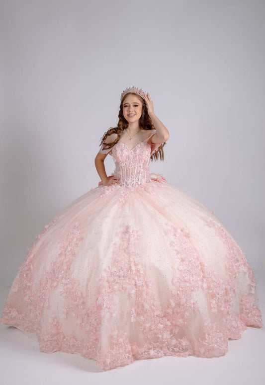 Vestido de Quinceañera "Princesa Real" con Pedrería Fina y Tul. Mod: 72343-XB