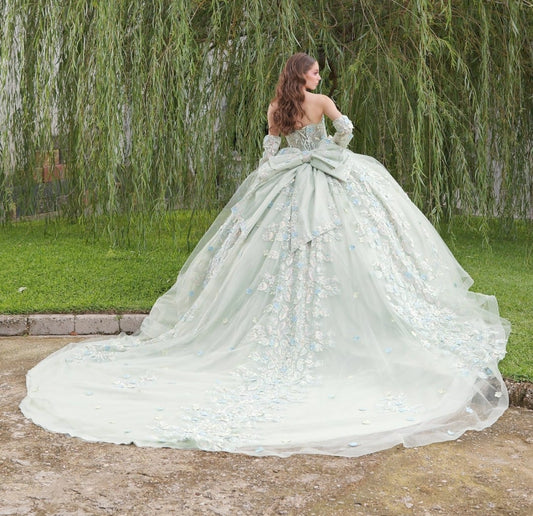 Vestido de Quinceañera Color Sage "Princesa Real" con Pedrería Fina y Tul. Mod: 70016-XB