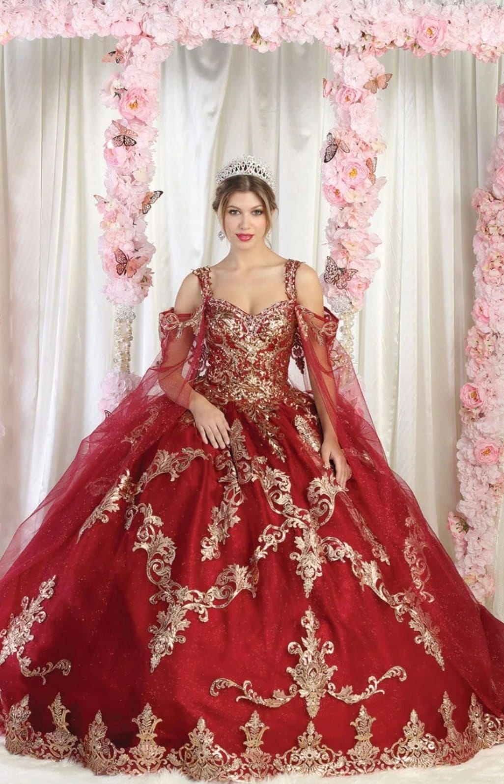 Vestido de Quinceañera "Princesa Real" con Pedrería Fina y Tul. Mod: LK-210 Color Tinto