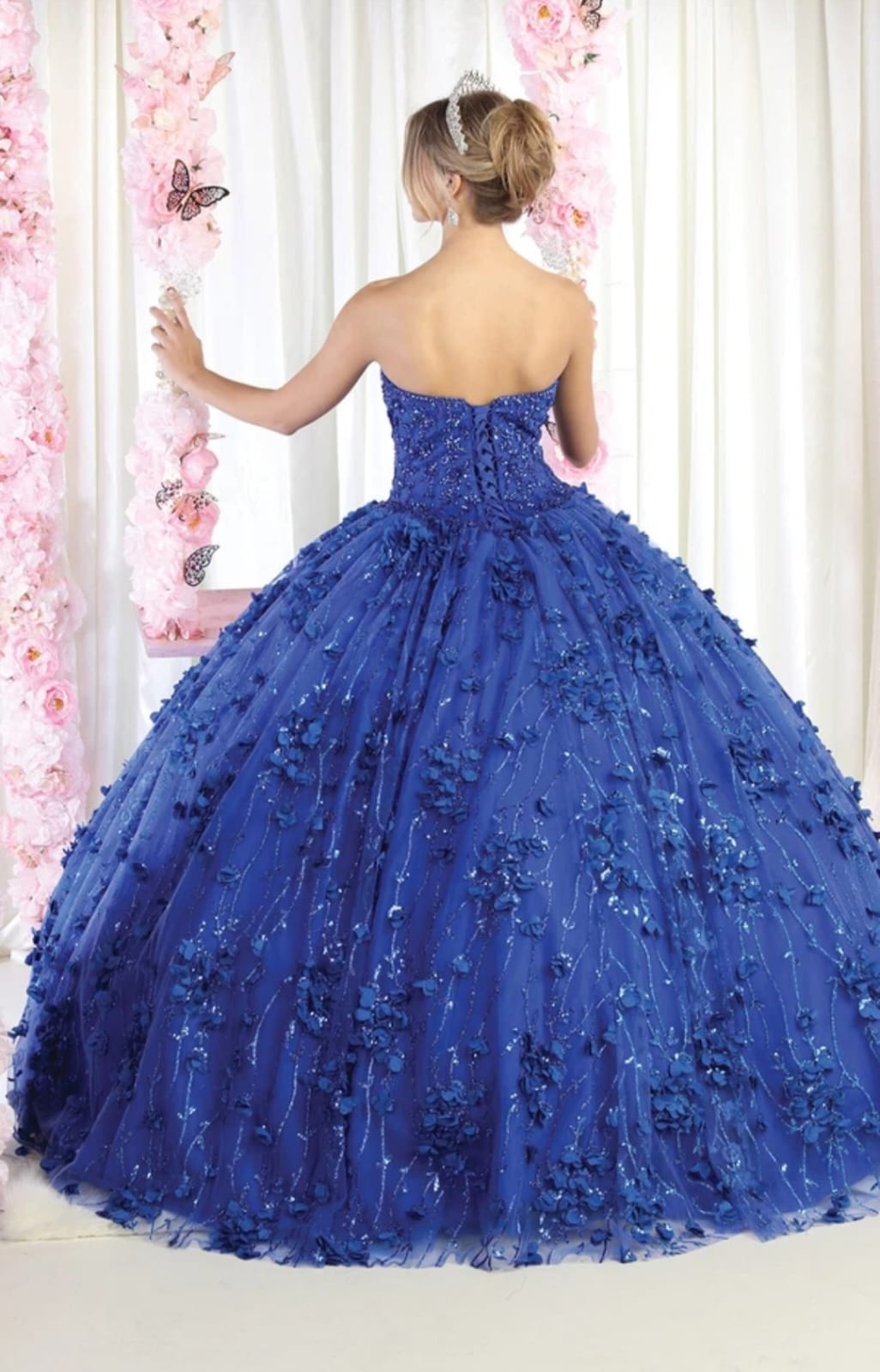 Vestido de Quinceañera "Princesa Real" con Pedrería Fina y Tul. Mod: LK190 Azul rey