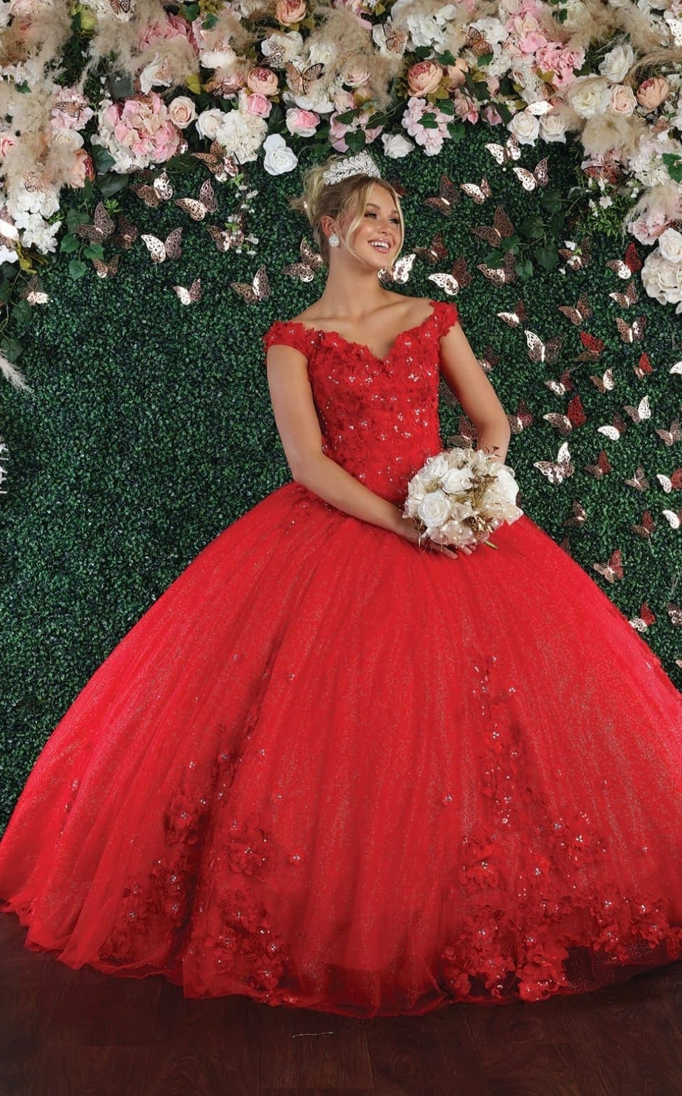 Vestido de Quinceañera "Princesa Real" con Pedrería Fina y Tul. Mod: Lk160 Azul cielo Rosa baby.Rojo