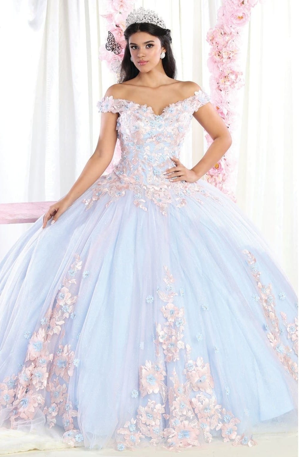 Vestido de Quinceañera "Princesa Real" con Pedrería Fina y Tul. Mod: Lk160 Azul cielo Rosa baby.Rojo