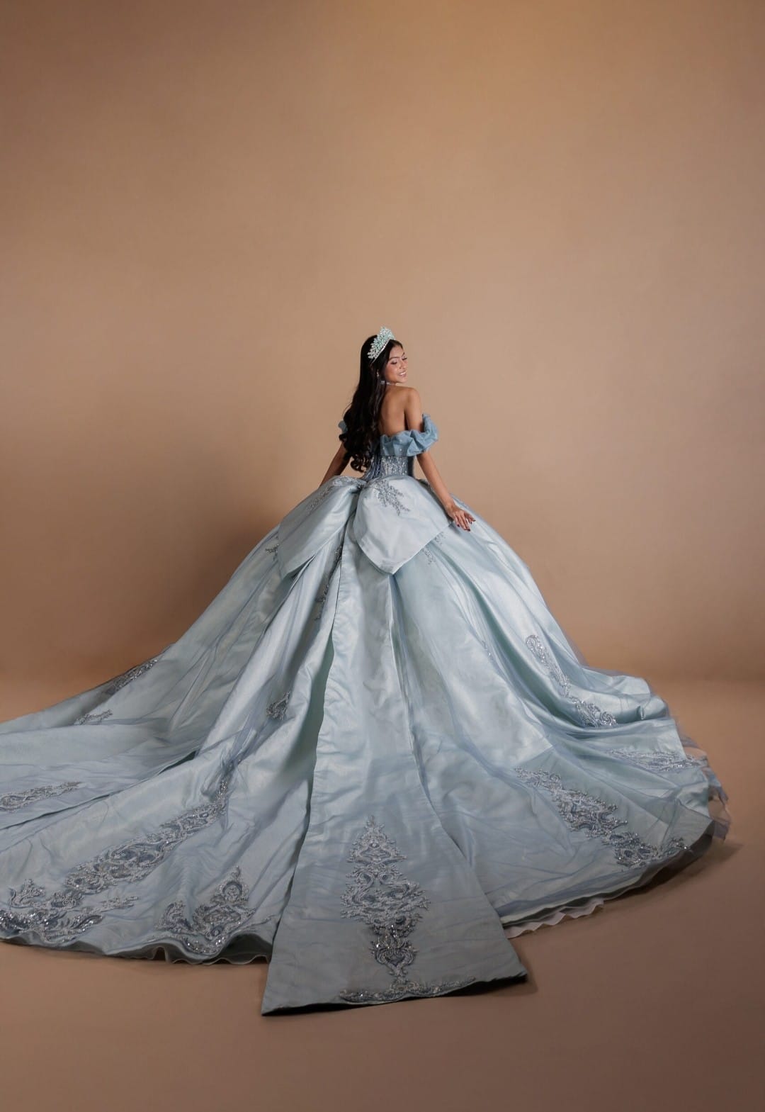 Majesty: El Vestido de tus Sueños – Alta Costura Exclusiva, Mod: FRN2096 Verde sage