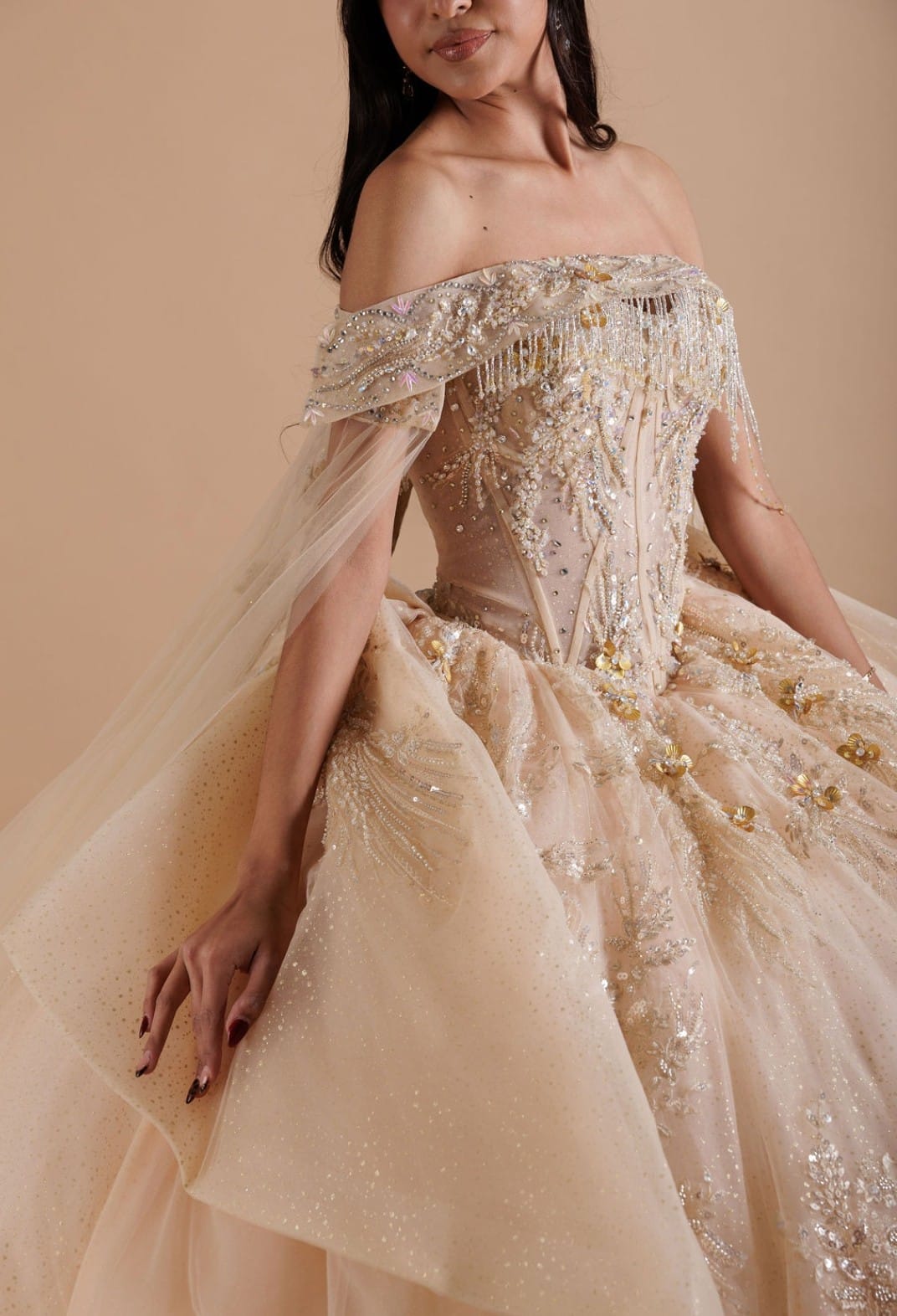 Majesty: El Vestido de tus Sueños – Alta Costura Exclusiva, Mod: FRN2022 Color Dorado
