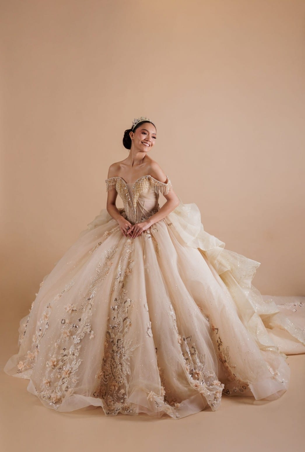 Majesty: El Vestido de tus Sueños – Alta Costura Exclusiva, Mod: FRN2018 Color Dorado