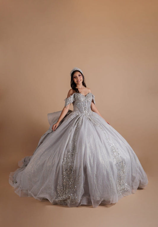 Majesty: El Vestido de tus Sueños – Alta Costura Exclusiva, Mod: FRN2085 Gris/plata