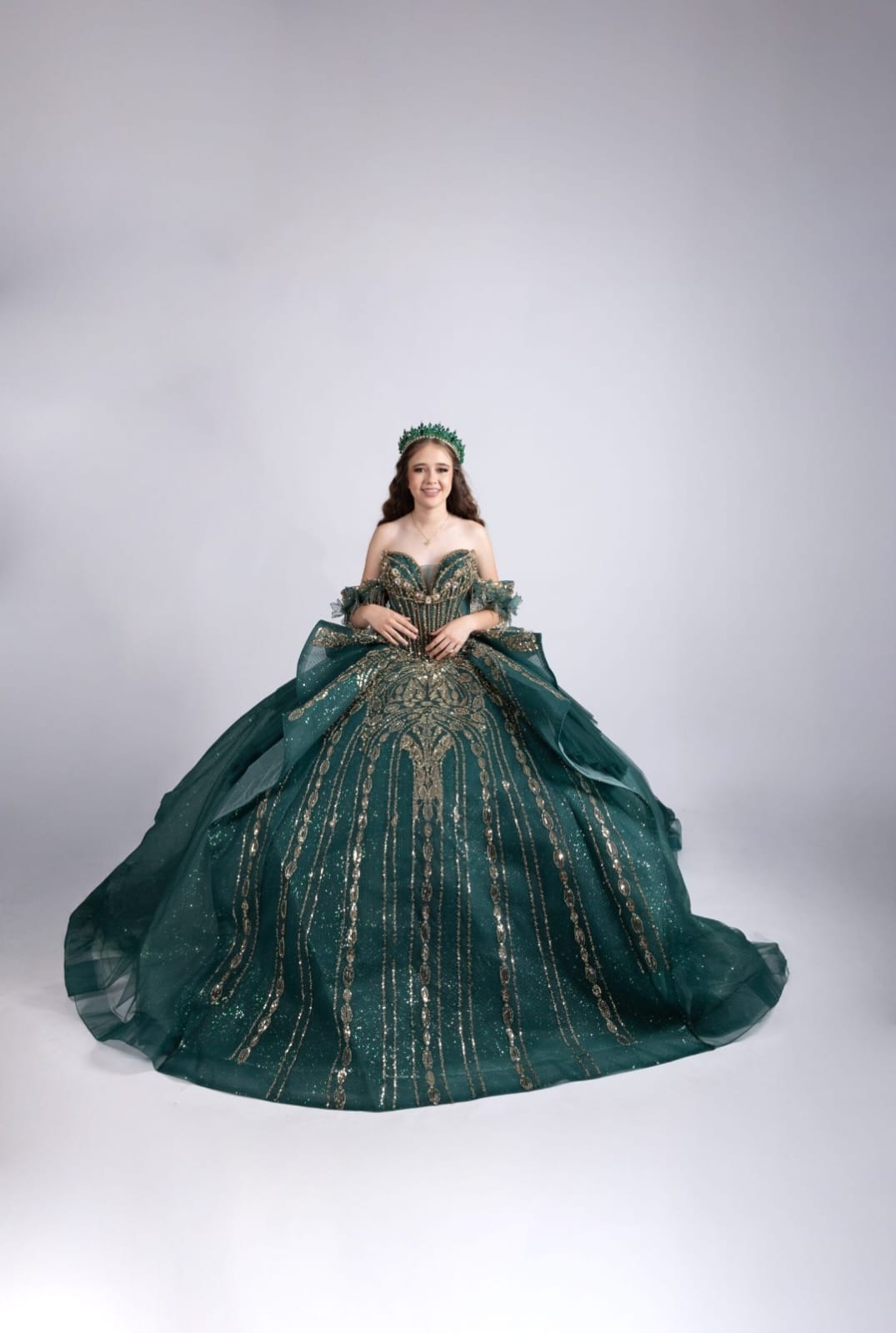 Majesty: El Vestido de tus Sueños – Alta Costura Exclusiva, Mod: FRN2069 Verde esmeralda